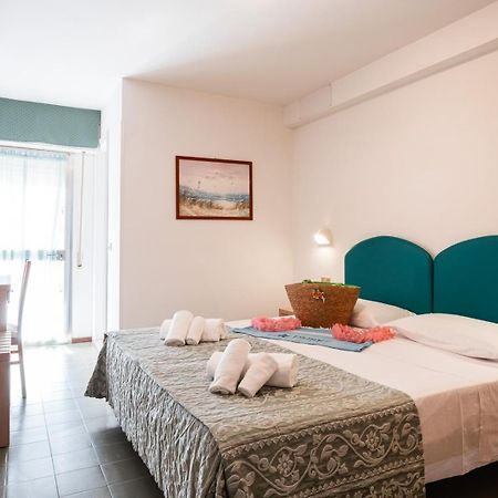 Blu Star Hotel Gabicce Mare Buitenkant foto