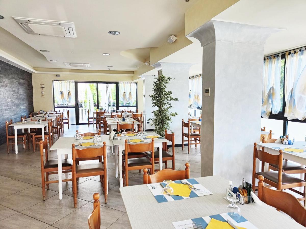 Blu Star Hotel Gabicce Mare Buitenkant foto