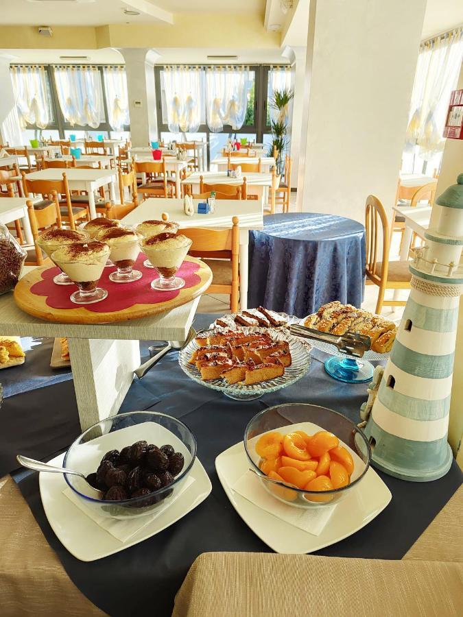 Blu Star Hotel Gabicce Mare Buitenkant foto