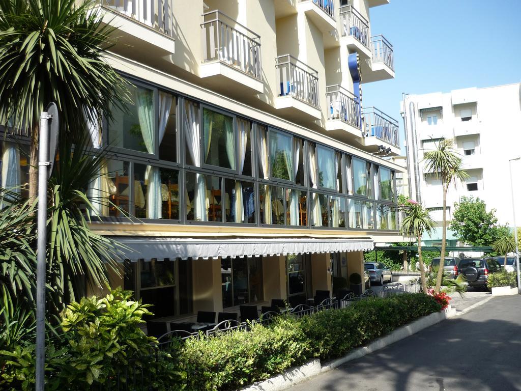 Blu Star Hotel Gabicce Mare Buitenkant foto