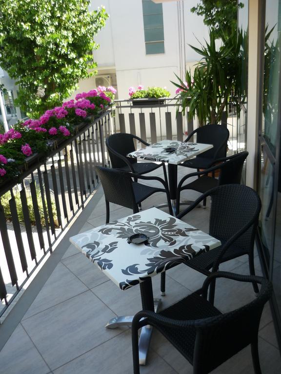Blu Star Hotel Gabicce Mare Buitenkant foto
